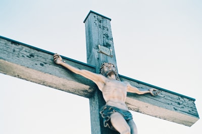 耶稣基督在十字架上绘画
